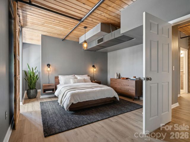 201 S Hoskins Road 236, Charlotte, NC 28208