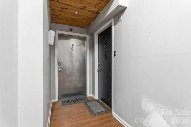 201 S Hoskins Road 236, Charlotte, NC 28208