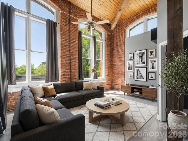 201 S Hoskins Road 236, Charlotte, NC 28208