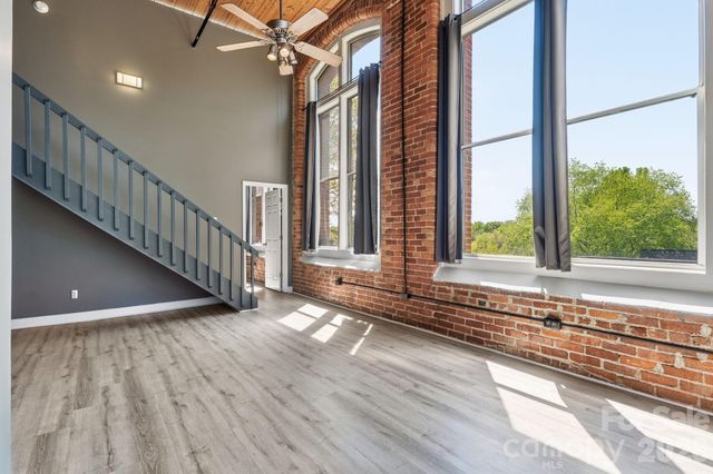 201 S Hoskins Road 236, Charlotte, NC 28208