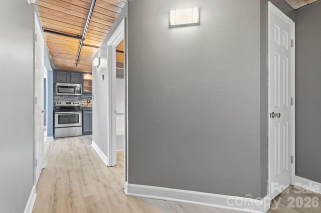 201 S Hoskins Road 236, Charlotte, NC 28208