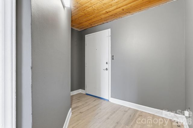 201 S Hoskins Road 236, Charlotte, NC 28208