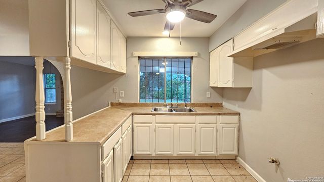911 Spring Park, San Antonio, TX 78227