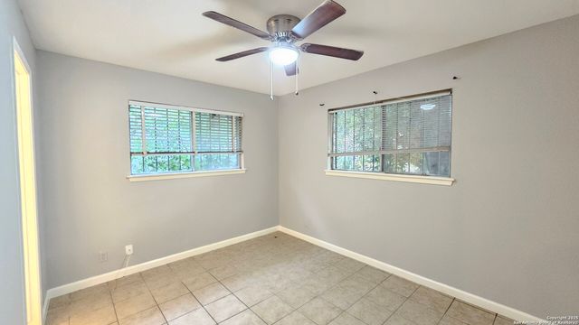 911 Spring Park, San Antonio, TX 78227