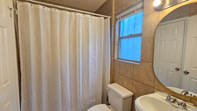 911 Spring Park, San Antonio, TX 78227