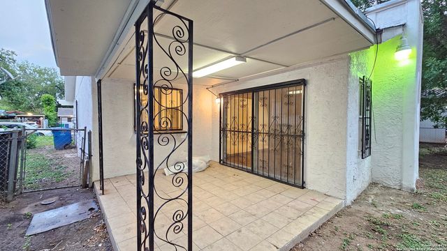 911 Spring Park, San Antonio, TX 78227