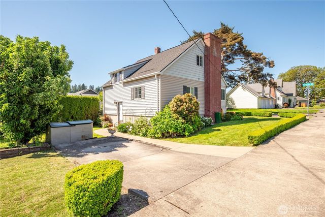 412 Kirby Avenue SE, Castle Rock, WA 98611