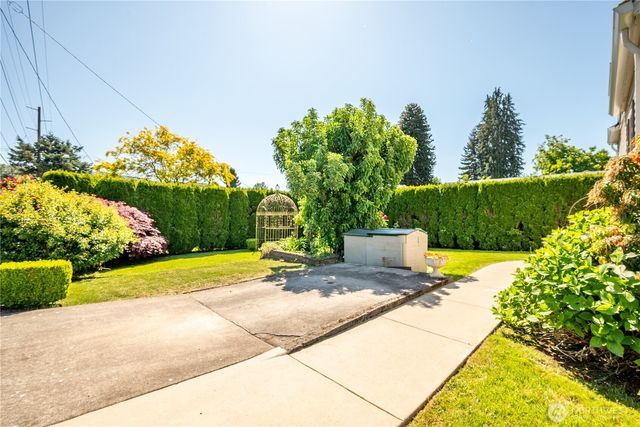 412 Kirby Avenue SE, Castle Rock, WA 98611