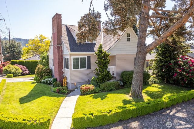 412 Kirby Avenue SE, Castle Rock, WA 98611