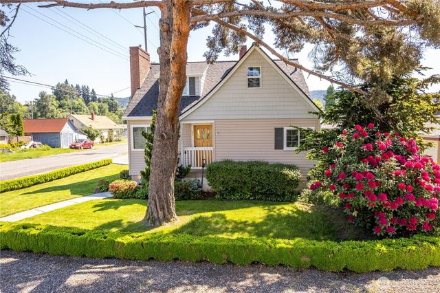 412 Kirby Avenue SE, Castle Rock, WA 98611