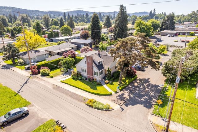 412 Kirby Avenue SE, Castle Rock, WA 98611