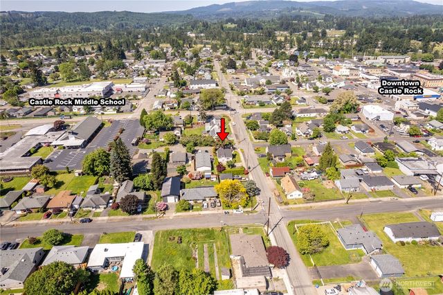 412 Kirby Avenue SE, Castle Rock, WA 98611