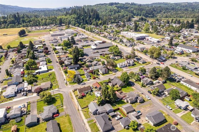 412 Kirby Avenue SE, Castle Rock, WA 98611