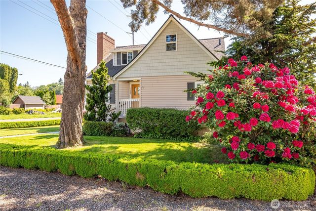 412 Kirby Avenue SE, Castle Rock, WA 98611