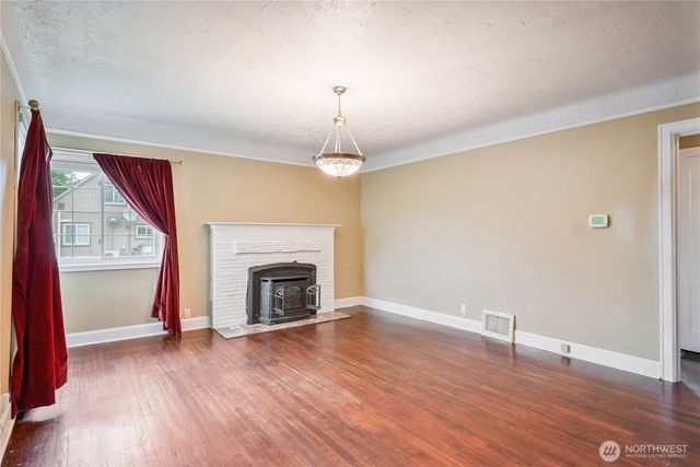 412 Kirby Avenue SE, Castle Rock, WA 98611