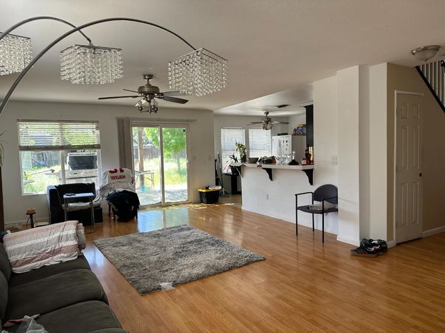 162 Ravenwood, Lathrop, CA 95330