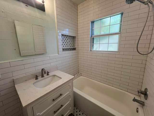 2206 16th Street, Lubbock, TX 79401