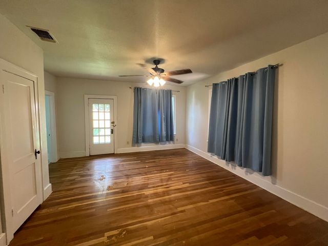 2206 16th Street, Lubbock, TX 79401