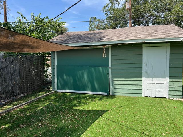 2206 16th Street, Lubbock, TX 79401