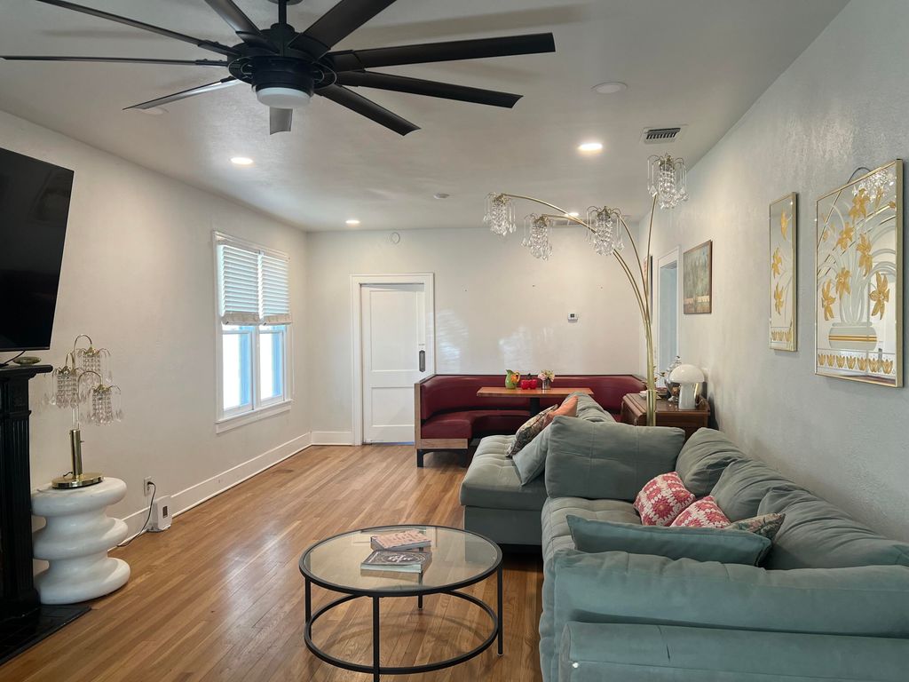 2206 16th Street, Lubbock, TX 79401