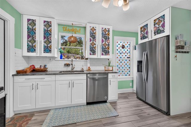 2042 14TH STREET S, St Petersburg, FL 33705