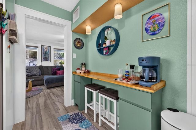 2042 14TH STREET S, St Petersburg, FL 33705
