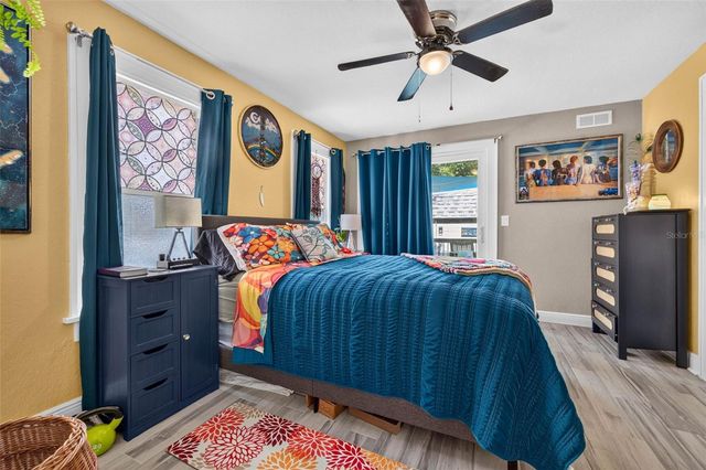 2042 14TH STREET S, St Petersburg, FL 33705