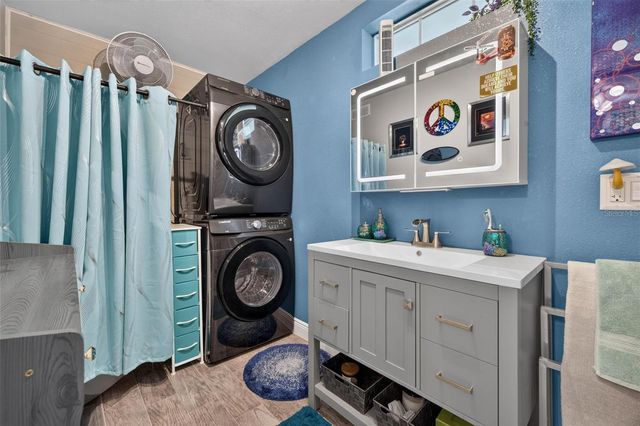 2042 14TH STREET S, St Petersburg, FL 33705