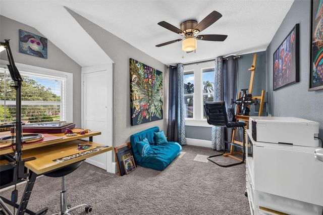 2042 14TH STREET S, St Petersburg, FL 33705