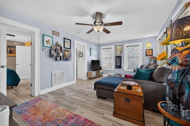 2042 14TH STREET S, St Petersburg, FL 33705