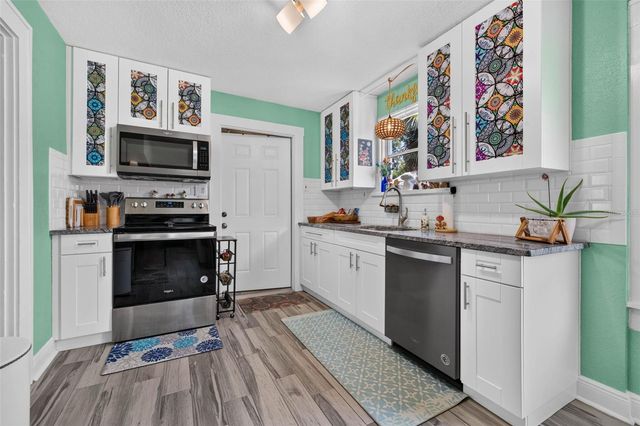 2042 14TH STREET S, St Petersburg, FL 33705