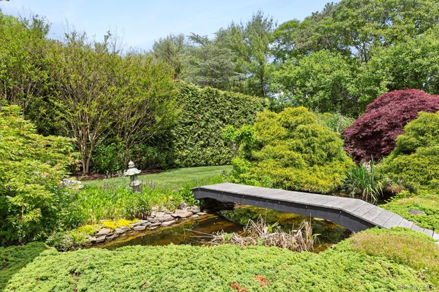 90 Rogers Avenue, Westhampton Beach, NY 11978