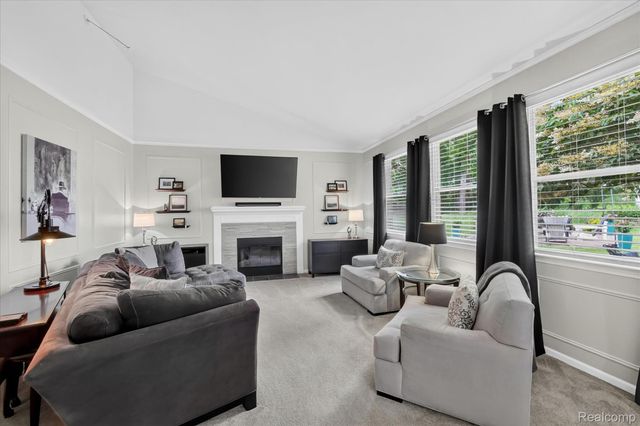 2333 Sandlewood Drive, White Lake Charter Township, MI 48383