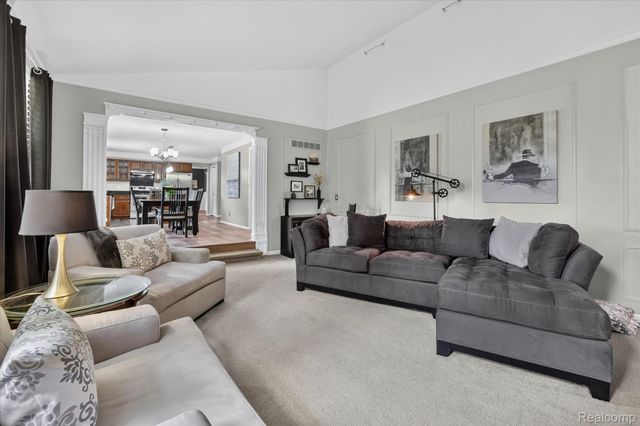 2333 Sandlewood Drive, White Lake Charter Township, MI 48383