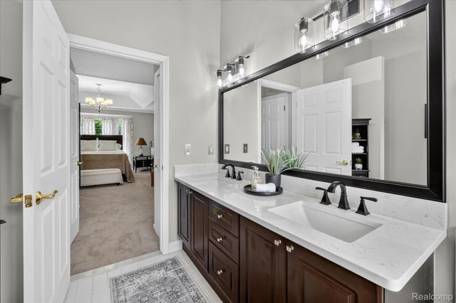 2333 Sandlewood Drive, White Lake Charter Township, MI 48383