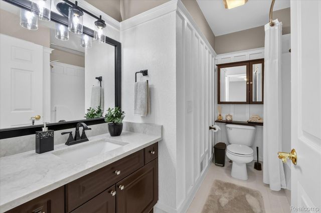 2333 Sandlewood Drive, White Lake Charter Township, MI 48383