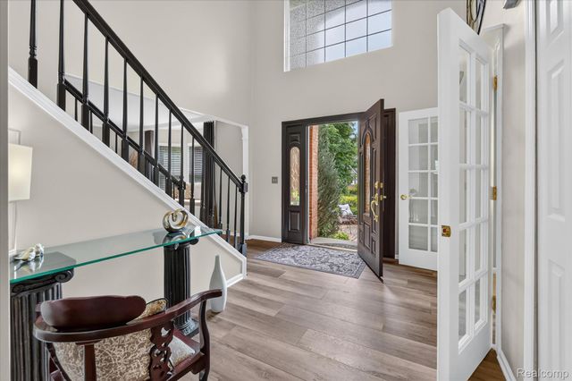 2333 Sandlewood Drive, White Lake Charter Township, MI 48383