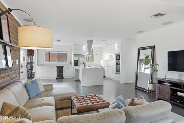 1901 E MISSOURI Avenue 205, Phoenix, AZ 85016