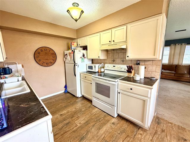 1412 Sunset Drive, Goldthwaite, TX 76844