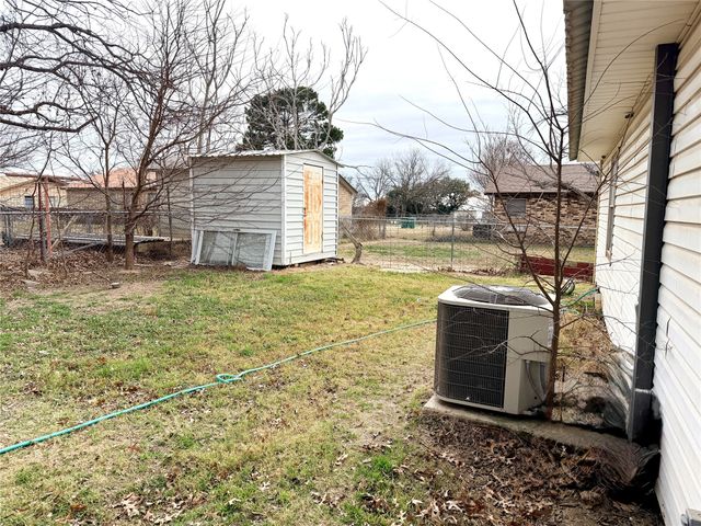 1412 Sunset Drive, Goldthwaite, TX 76844