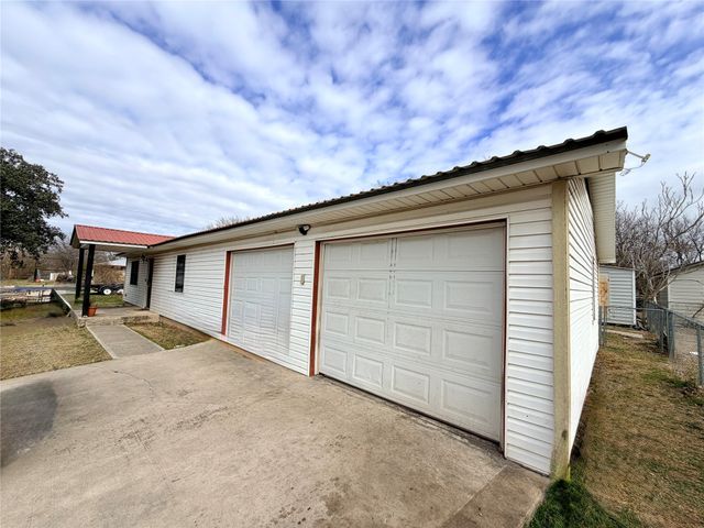 1412 Sunset Drive, Goldthwaite, TX 76844