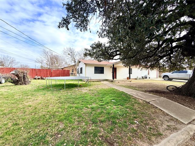 1412 Sunset Drive, Goldthwaite, TX 76844