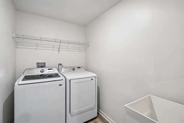 1611 Bentz Way, Batavia, IL 60510