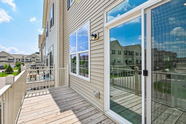 1611 Bentz Way, Batavia, IL 60510