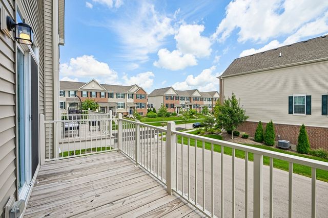 1611 Bentz Way, Batavia, IL 60510
