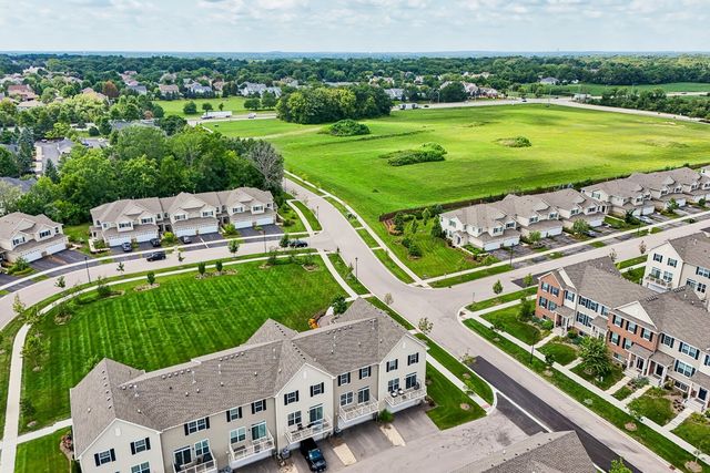 1611 Bentz Way, Batavia, IL 60510