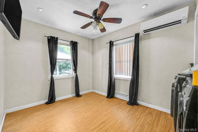 34 Weichers Street, Ronkonkoma, NY 11779