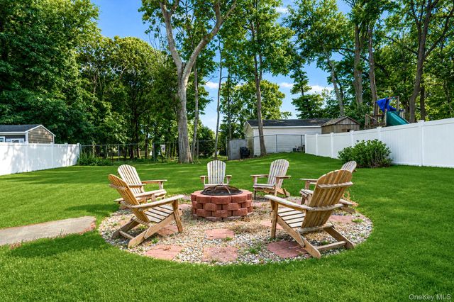 34 Weichers Street, Ronkonkoma, NY 11779
