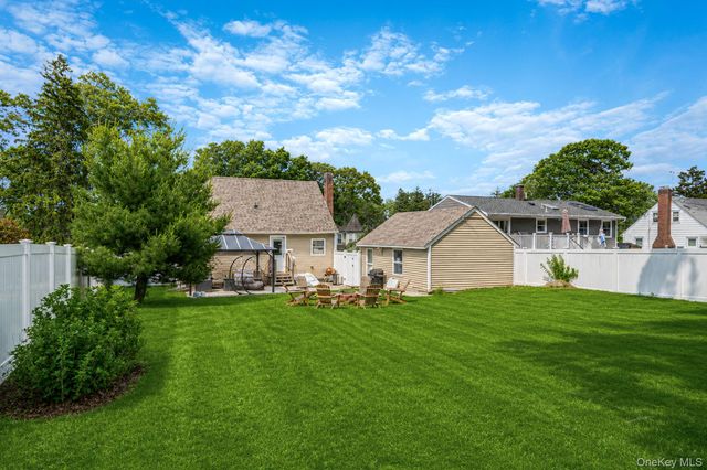 34 Weichers Street, Ronkonkoma, NY 11779