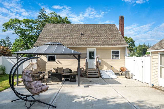 34 Weichers Street, Ronkonkoma, NY 11779